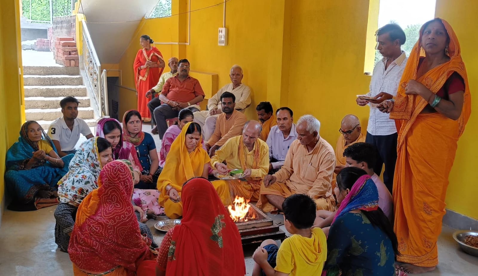 गायत्री परिवार के तत्वावधान में गायत्री जयंती, गंगा दशहरा व परम पूज्य गुरुदेव पंडित श्रीराम शर्मा आचार्य जी का महाप्रयाण दिवस पूजा मनाया गया