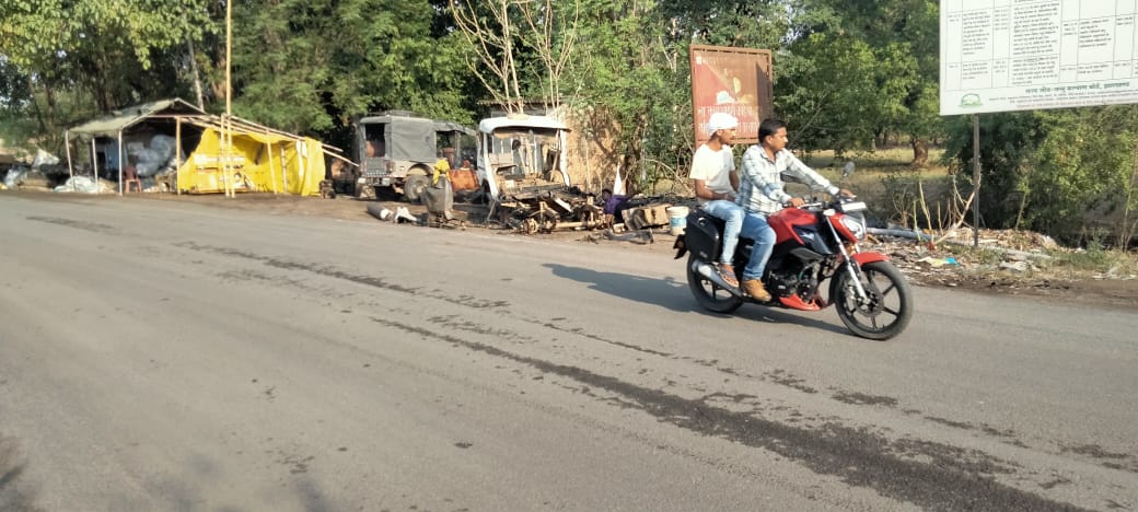 यूपी से झारखंड में प्रवेश पर कबाड़ा कर रहा स्वागत