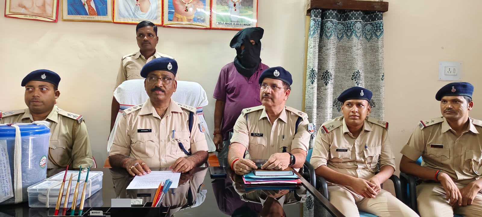 रमना पुलिस ने शुक्रवार को मानदोहर से 1.481 किलोग्राम अवैध गांजा के साथ किया तस्कर को   गिरफ्तार