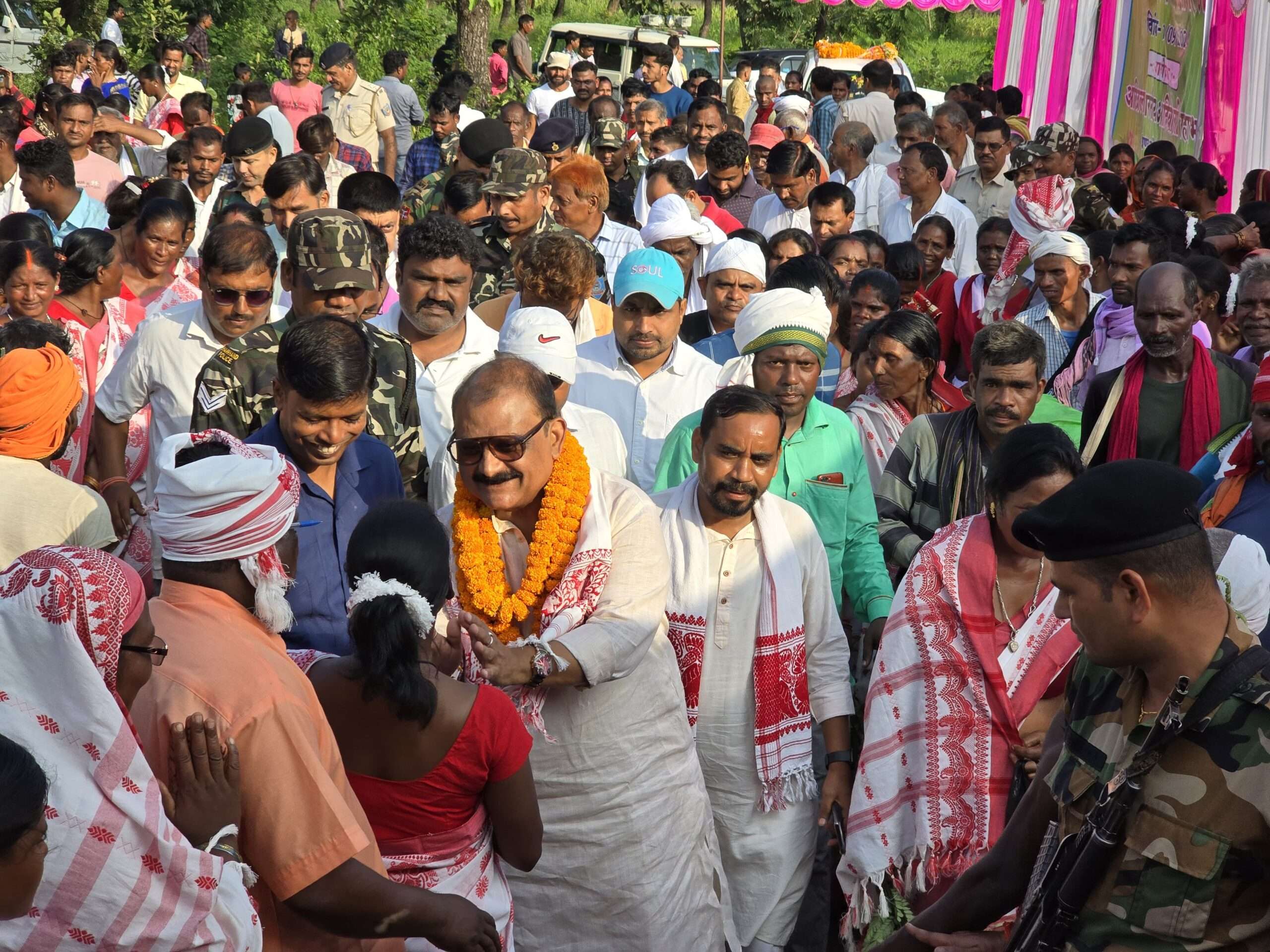 झामुमो के मिलन समारोह आयोजित, कार्यक्रम में हजारों युवाओं ने थामा झामुमो का दामन