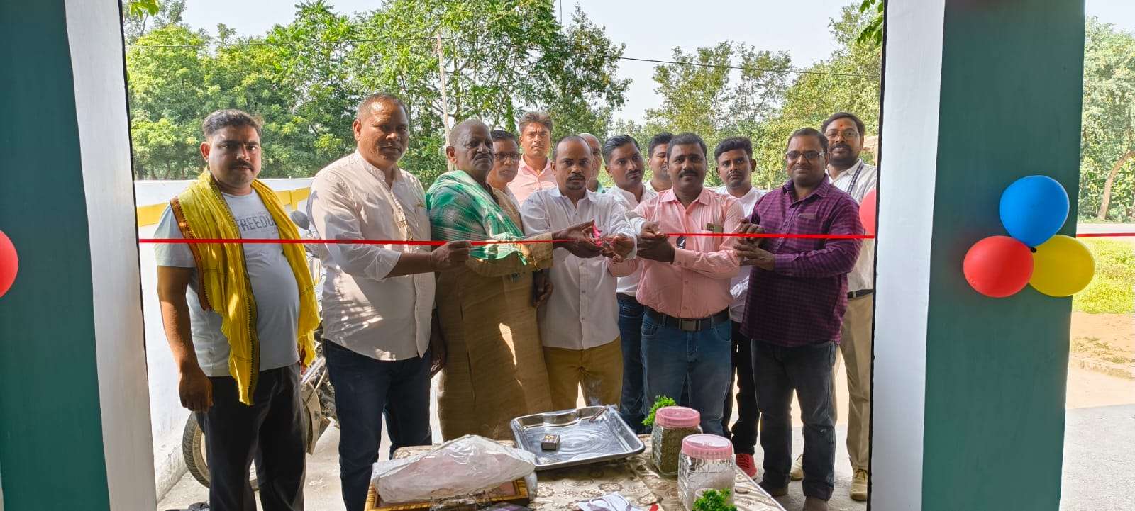 भवनाथपुर श्रीबंशीधर नगर मेन रोड में लक्ष्मी भोजनालय का हुआ शुभारंभ