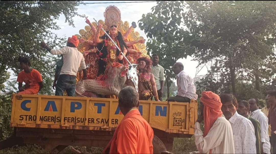 मेराल में विजयादशमी पर मां दुर्गा का भव्य विसर्जन, श्रद्धालुओं ने मनाया शांतिपूर्ण उत्सव