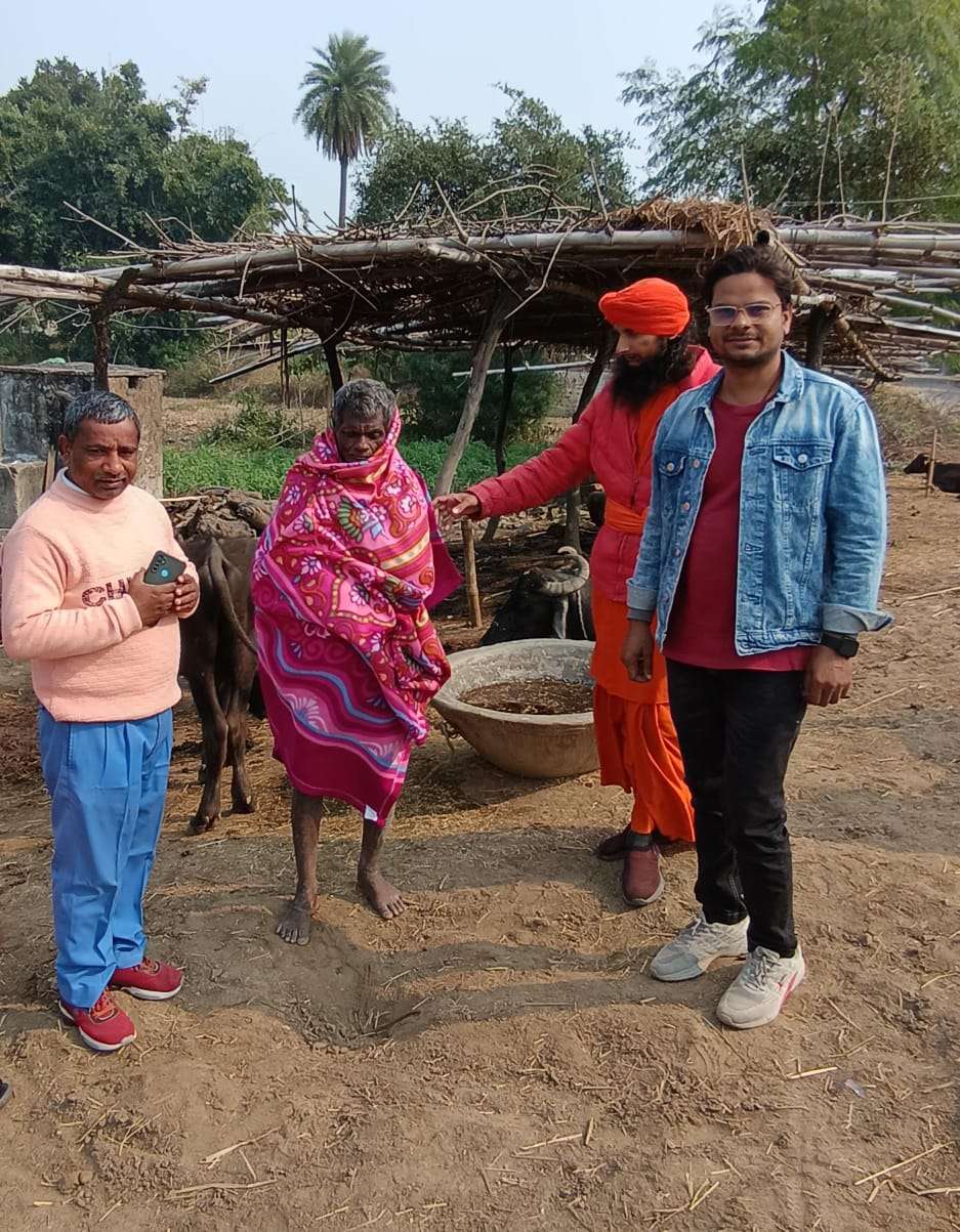 आनंद मार्ग सेवा धर्म मिशन ने जरूरतमंदों के बीच बांटे कंबल