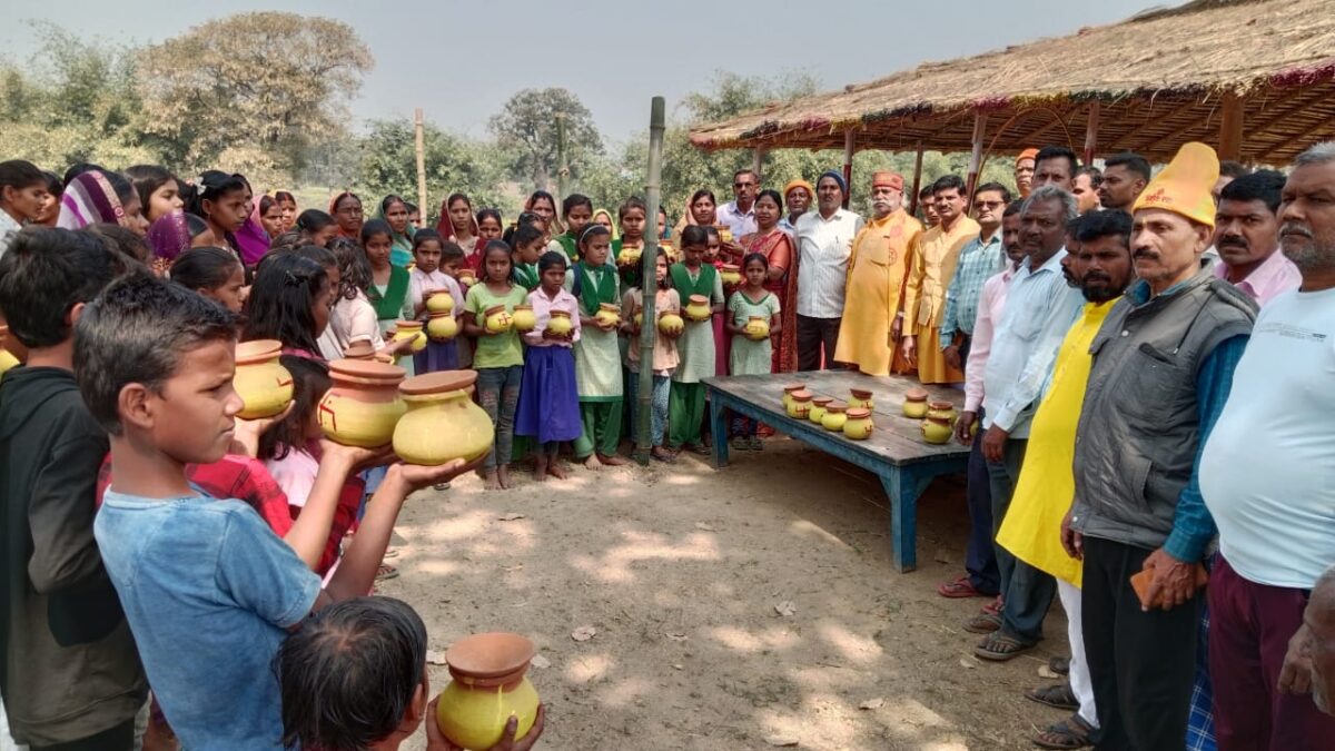 खजूरी में नौ कुंडीय गायत्री महायज्ञ की तैयारी, कमेटी ने सौंपी जिम्मेदारियां