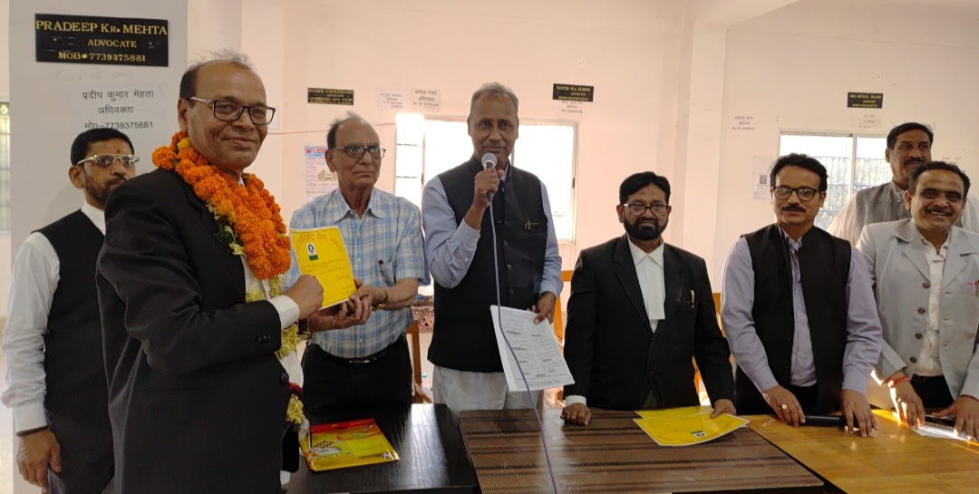 जिला अधिवक्ता संघ चुनाव: भृगु नाथ चौबे अध्यक्ष, मृत्युंजय तिवारी महासचिव निर्वाचित