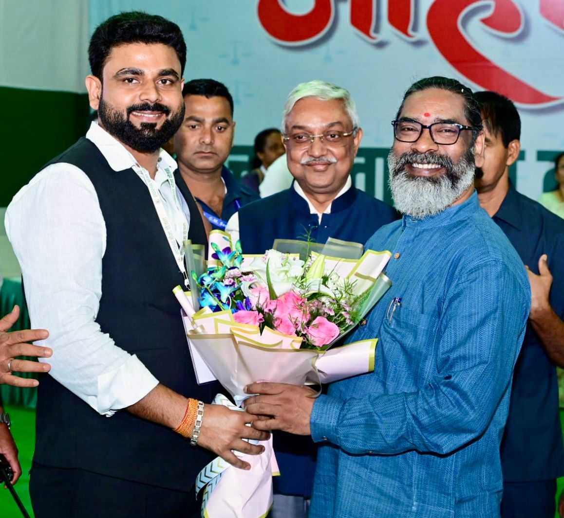 अधिवक्ताओं की दशकों पुरानी मांग हुई पूरी, हेमंत सरकार ने दिया 5 लाख का स्वास्थ्य बीमा और स्टाइपेंड