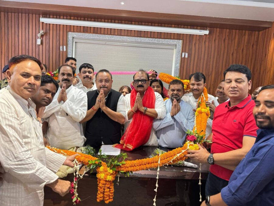 झामुमो ने केंद्रीय नेताओं को किया सम्मानित, संगठन मजबूती पर हुआ मंथन