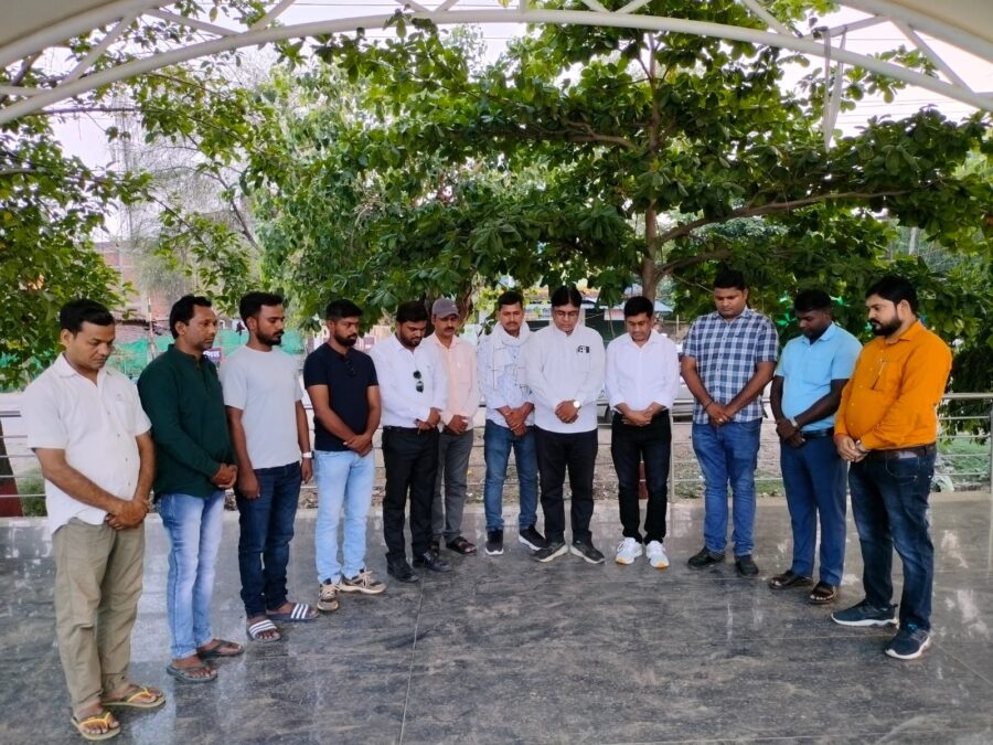 शिक्षक समाज ने दी श्रद्धांजलि, संजय करमाली की असामयिक निधन से शोक की लहर