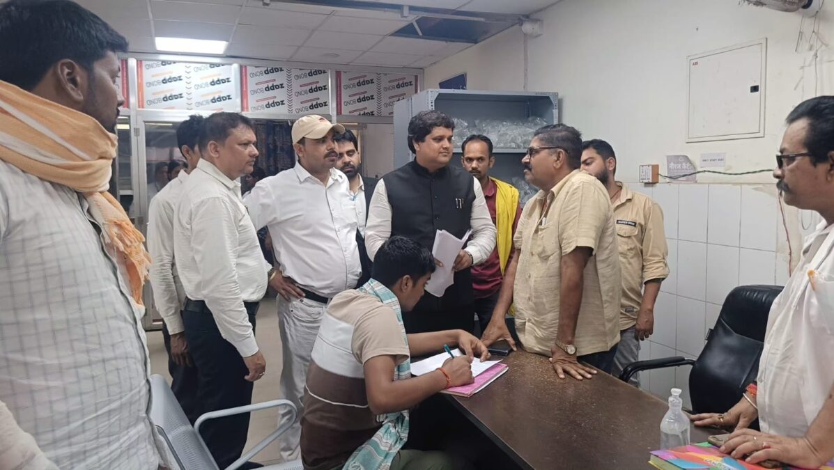 पलामू सिविल सर्जन ने बढ़ाई अकूत संपत्ति स्वास्थ्य व्यवस्था भगवान भरोसे– रूचिर तिवारी