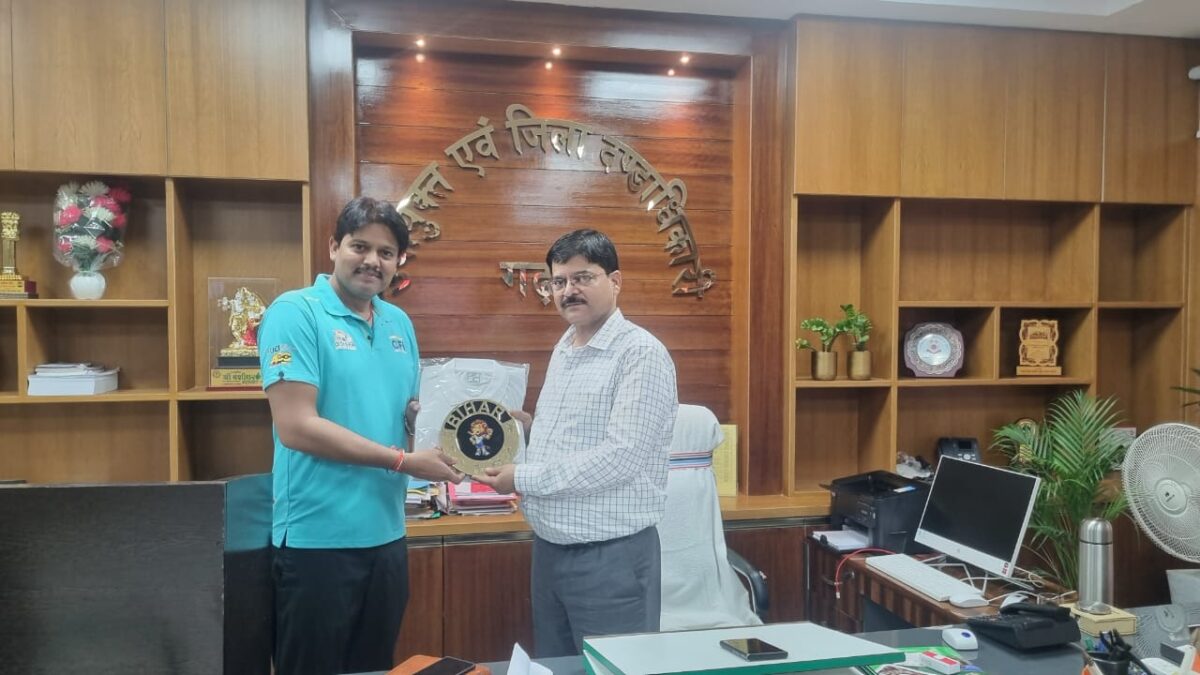 खेलो इंडिया यूथ गेम्स 2025 में गढ़वा के शैलेंद्र पाठक ने निभाई महत्वपूर्ण भूमिका, साइक्लिंग प्रतियोगिता में कंपटीशन मैनेजर के रूप में दी सफल सेवाएं