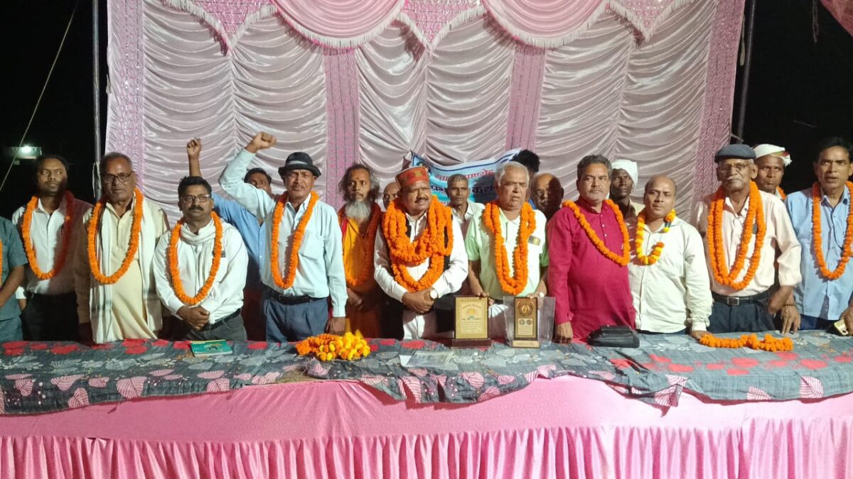 बिलासपुर में दुद्धी बार एसोसिएशन के नवनिर्वाचित अध्यक्ष प्रभु सिंह कुशवाहा का भव्य स्वागत