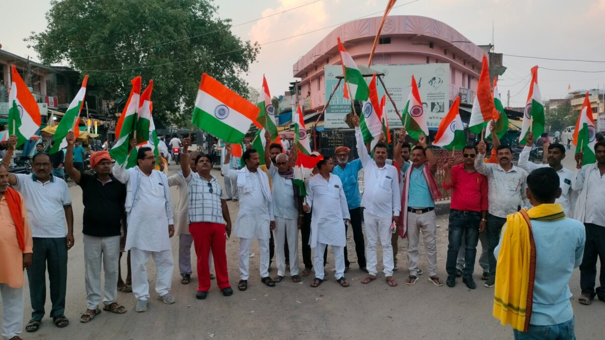 भवनाथपुर में निकाली गई तिरंगा यात्रा, ऑपरेशन सिंदूर की सफलता और वीर जवानों की शहादत को किया गया नमन