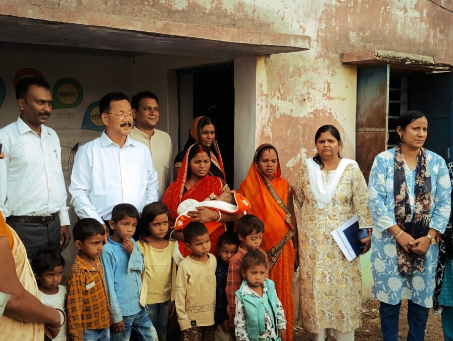 अरुणाचल प्रदेश केंद्रीय टीम ने किया नरही पंचायत के आंगनबाड़ी केंद्रों का निरीक्षण