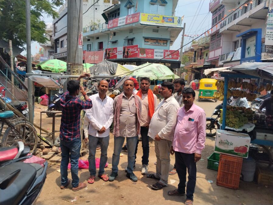 चैनपुर बाजार की जनता ने भाजपा नेत्री स्मिता के प्रती जताया आभार