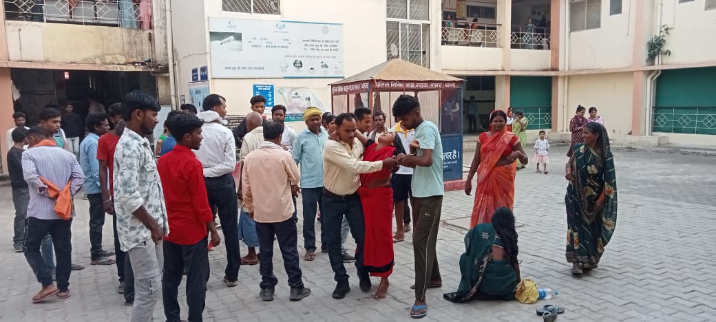 मकान निर्माण के दौरान 11 केवीए करंट की चपेट में आकर मजदूर की मौत