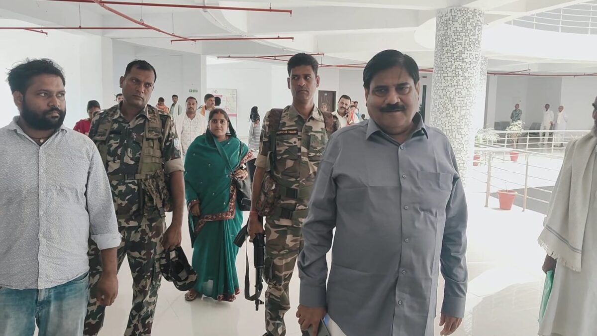 गढ़वा में बदलाव की उम्मीद, विधायक ने डीसी से उठाए जनहित के मुद्दे