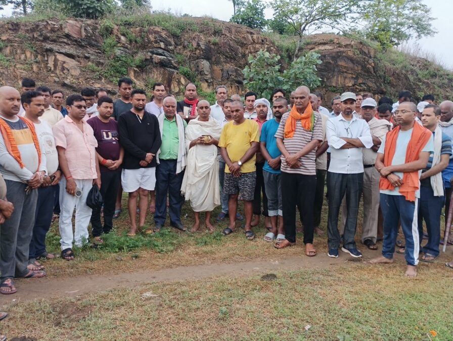 सेवानिवृत्त सेल कर्मी अवधेश प्रसाद गुप्ता का हार्ट अटैक से निधन, सैकड़ों लोगों ने दी अंतिम विदाई