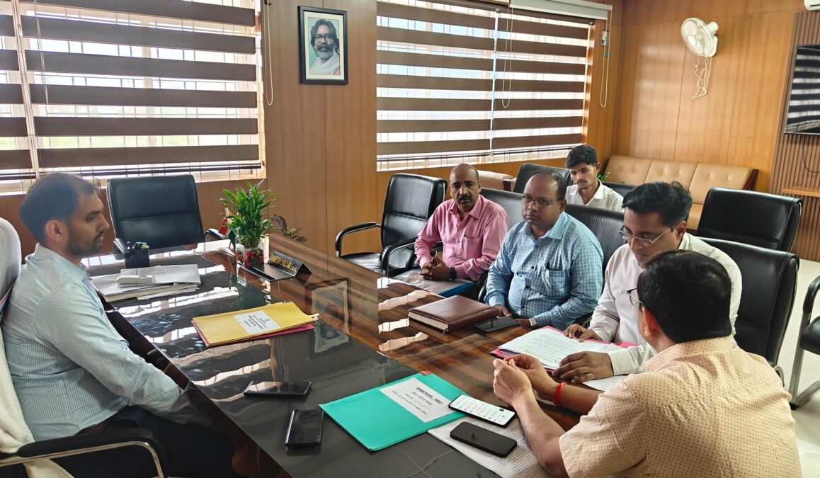 साइकिल वितरण योजना की समीक्षा बैठक संपन्न, 25084 छात्र-छात्राओं के नामों को मिली मंजूरी