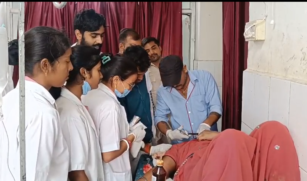 घरेलू विवाद में महिला ने चाकू से गला काट कर की आत्महत्या का प्रयास,जांच में जुटी पुलिस