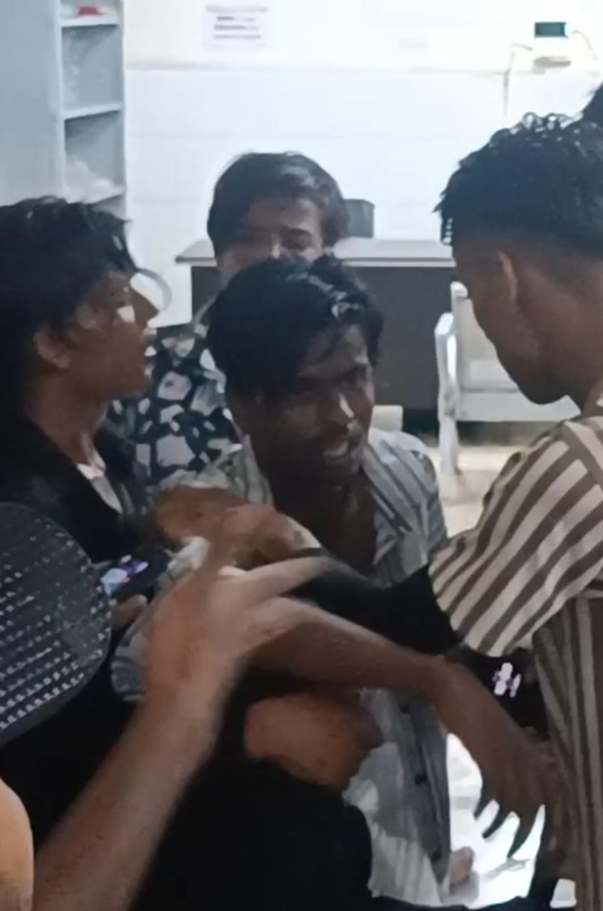 मोहर्रम जुलूस के दौरान डीजे साउंड से नियंत्रित होकर गिरा युवक गंभीर रूप से घायल