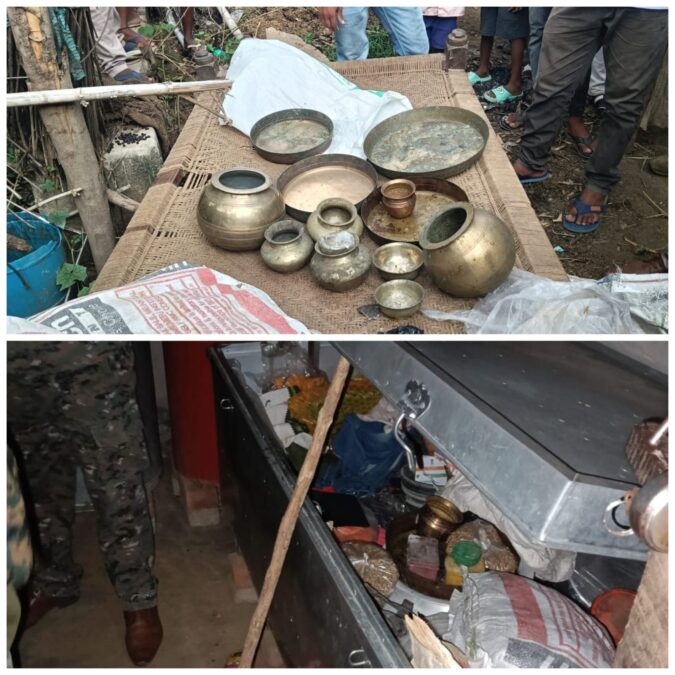 बरडीहा पुलिस ने किया कुर्की-जप्ती की कार्रवाई, 11 साल से फरार अभियुक्त के घर पर चली कार्रवाई