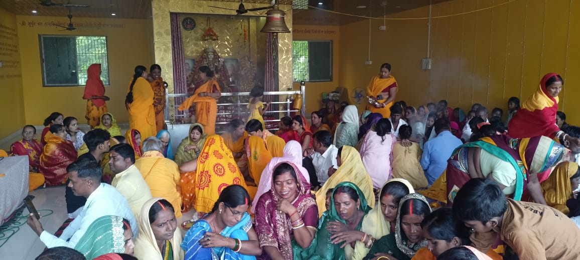 गुरुपूर्णिमा पर गायत्री मंदिर में पांच कुंडीय हवन यज्ञ, 60 श्रद्धालुओं ने ली दीक्षा