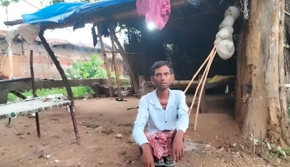 कैंसर से जूझ रहा है दिव्यांग रंजीत, सरकार से इलाज की गुहार — कहा, “मरना नहीं चाहता, जीना है”