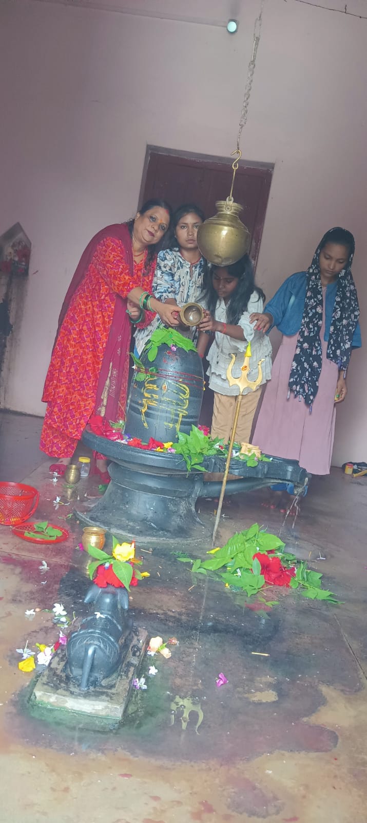 श्रावणी के दूसरे सोमवार को शिवालयों में उमड़ी श्रद्धालुओं की भीड़