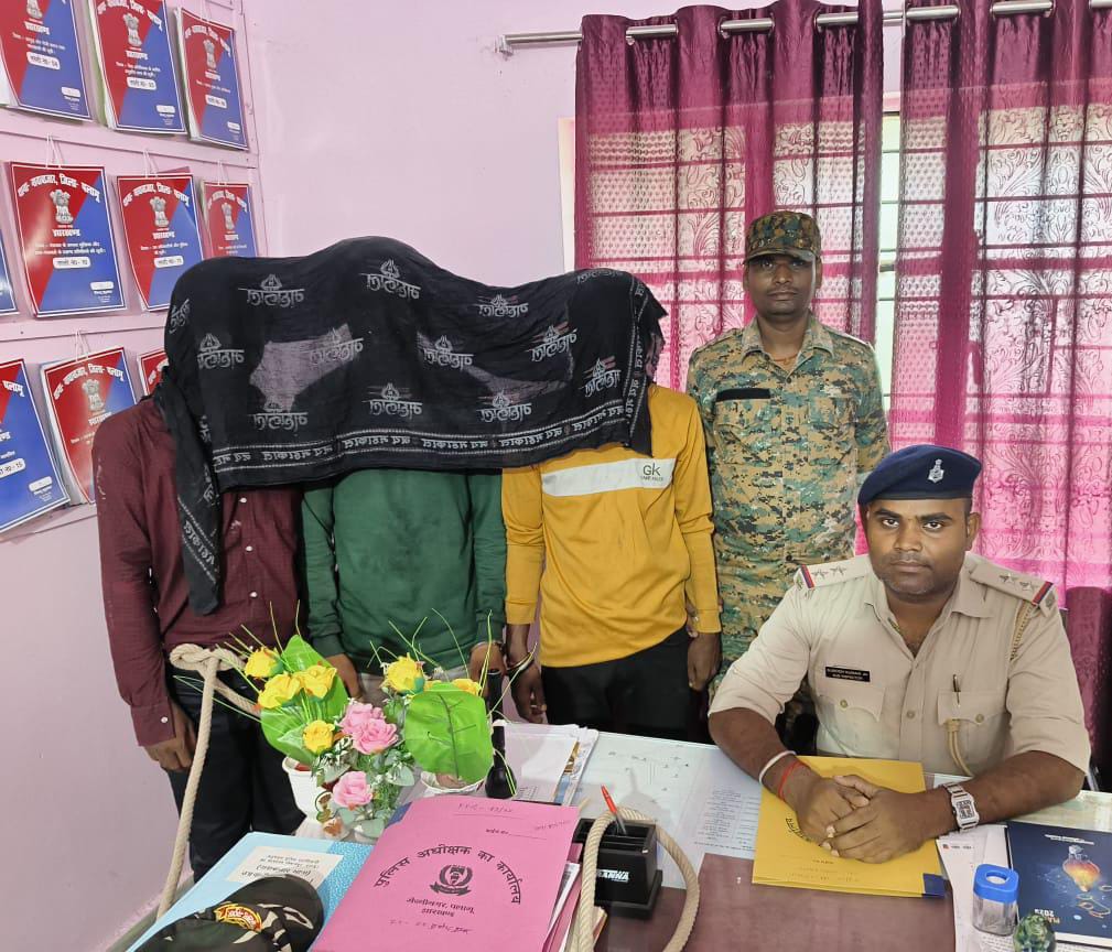 पुलिस ने तीन सड़क लुटेरों को किया गिरफ्तार,भेजा जेल