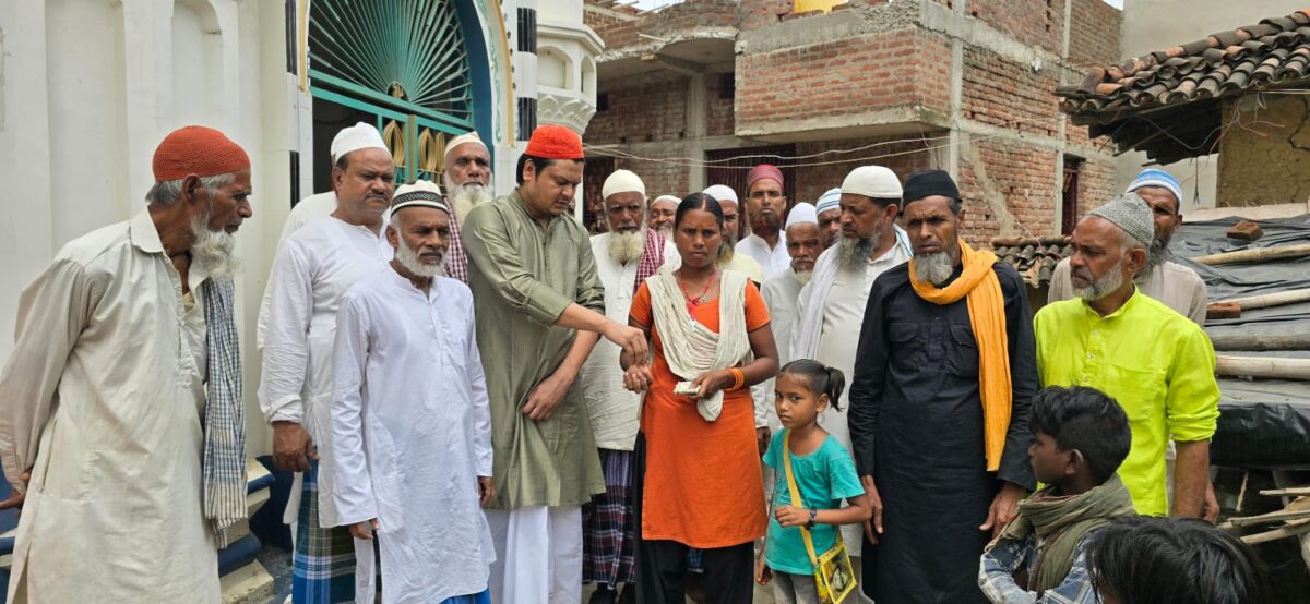 कैंसर पीड़ित के इलाज के लिए नूरी मस्जिद में हुई आर्थिक मदद, नमाजियों ने दिखाई इंसानियत की मिसाल