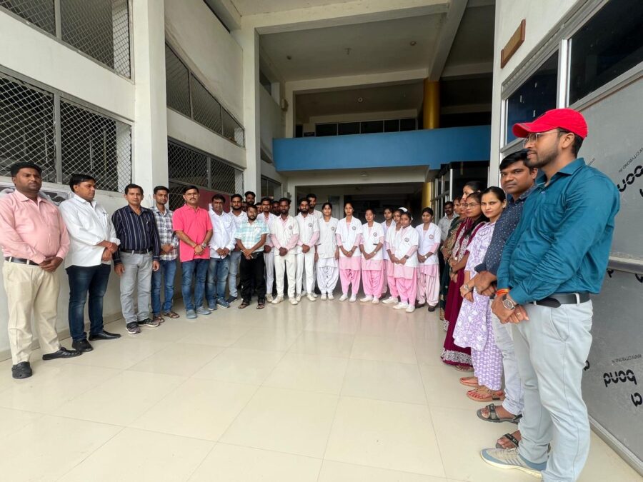 शिबू सोरेन के निधन पर मेराल में शोक सभा, दो मिनट का मौन रखकर दी गई श्रद्धांजलि