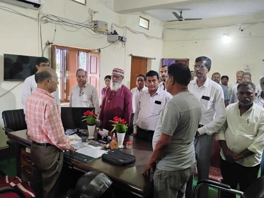 एसपीडी कॉलेज में दिशोम गुरु शिबू सोरेन को दी गई श्रद्धांजलि