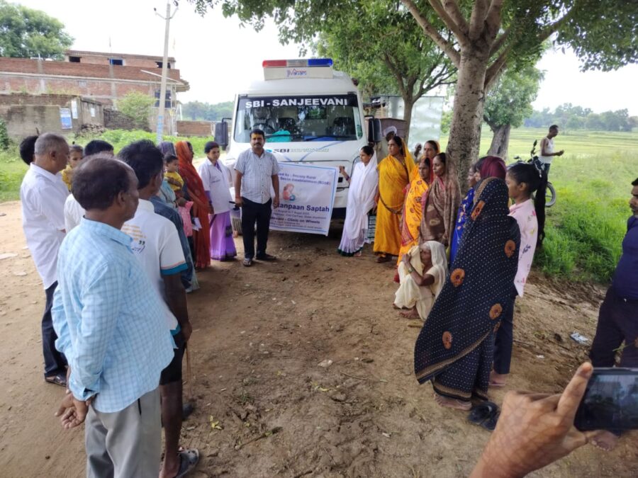 महुली गांव में स्तनपान सप्ताह व स्वास्थ्य जांच शिविर का आयोजन