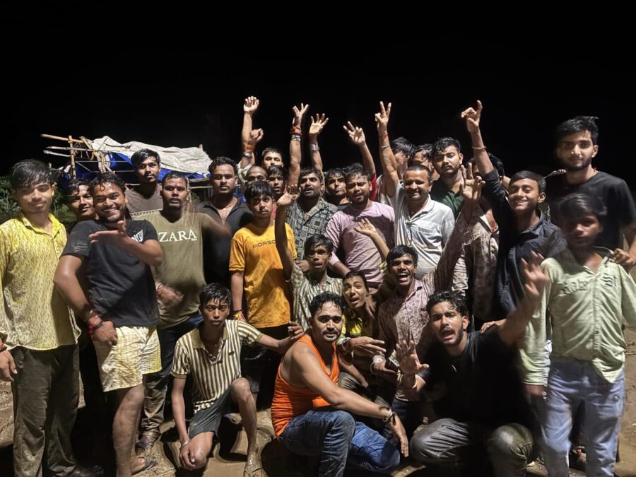 हर्षोल्लास के साथ मनाई गई श्रीकृष्ण जन्माष्टमी, मटका फोड़ प्रतियोगिता में जय भवानी संघ बना विजेता