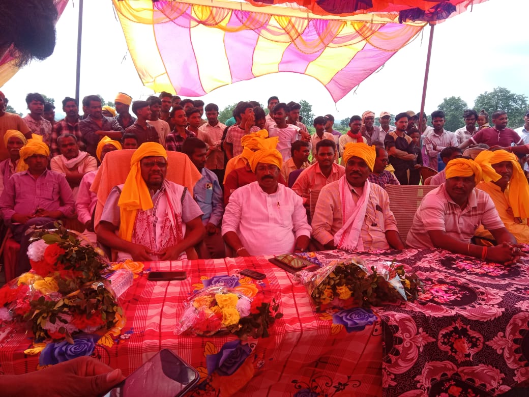 खुटिया में विश्व आदिवासी दिवस का भव्य आयोजन, गूंजी हक और संस्कृति की हुंकार