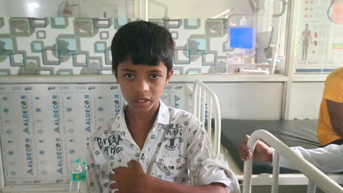 सहायक शिक्षक की पिटाई से चौथी कक्षा का छात्र घायल