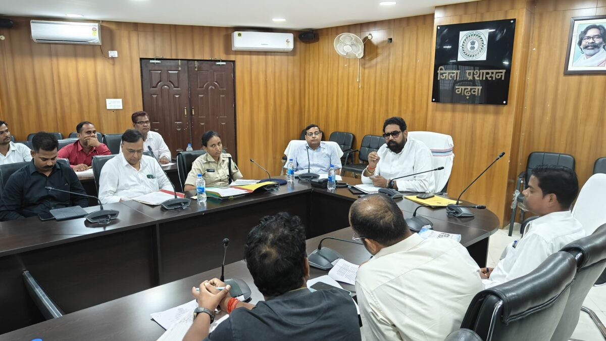 18 वर्ष से कम उम्र में वाहन चलाना हुआ मुश्किल – गढ़वा में आयोग ने दिए सख्त निर्देश”