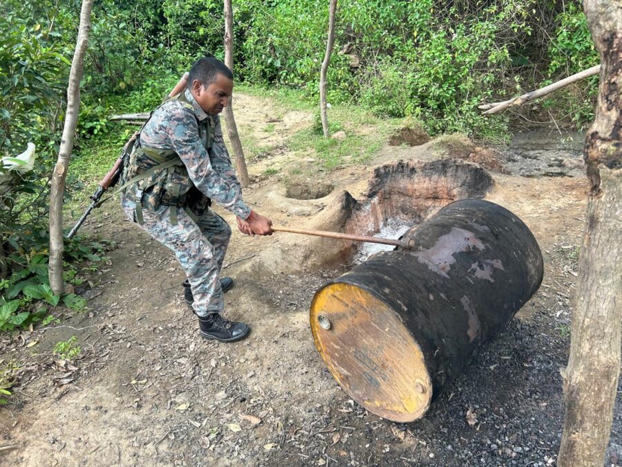 बरडीहा पुलिस ने अवैध शराब भट्टी ध्वस्त की, दो क्विंटल जावा महुआ नष्ट