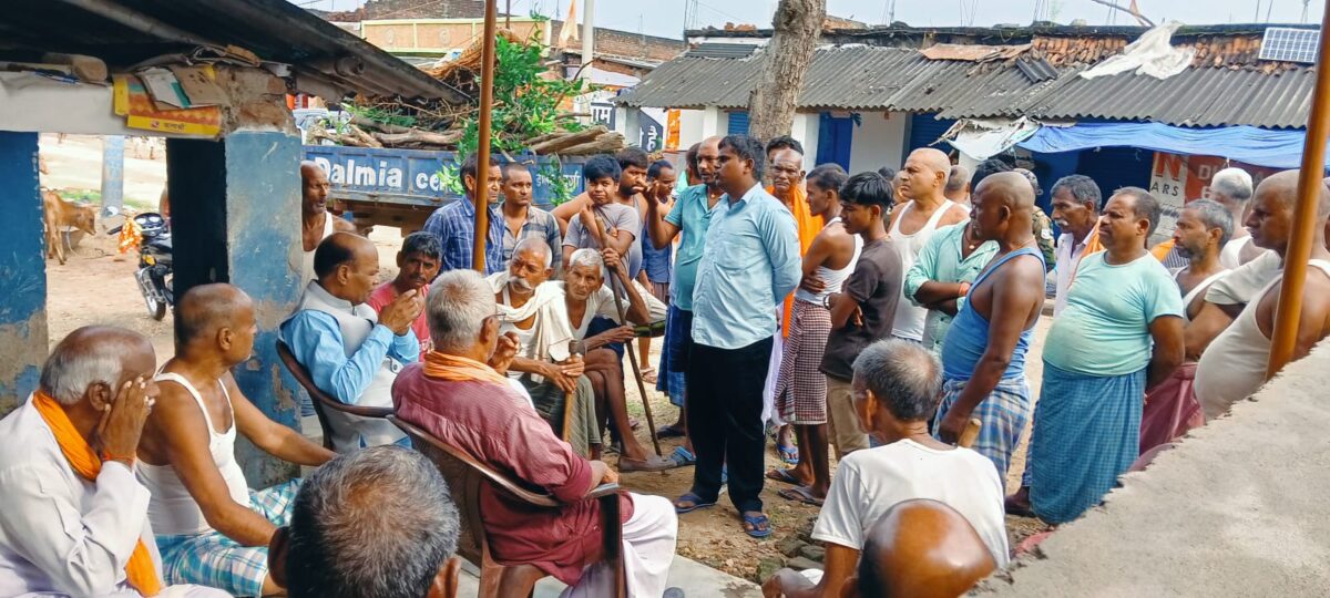 बीमारी से युवक की मौत, विधायक ने परिजनों को बंधाया ढांढ़स