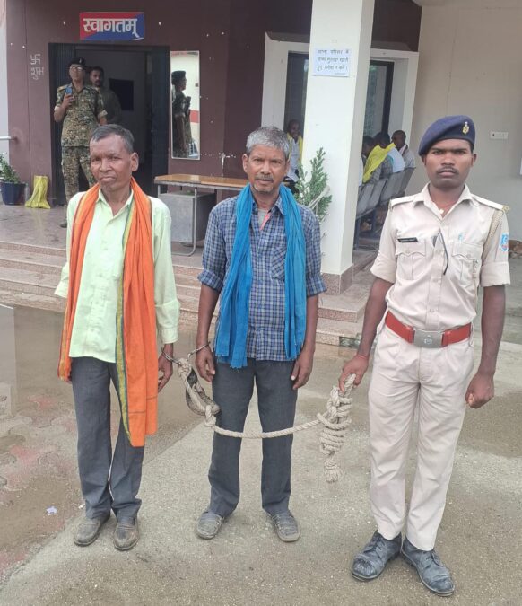 वारंटियों की गिरफ्तारी को लेकर बंशीधर नगर पुलिस की छापेमारी तेज, 16 गिरफ्तार