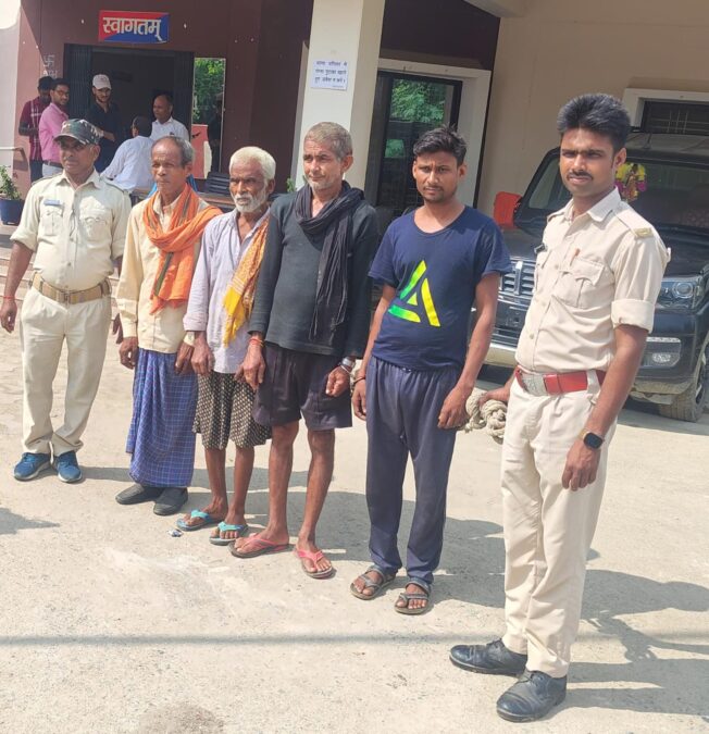 बंशीधर नगर पुलिस की कार्रवाई: चार फरार वारंटी गिरफ्तार, जेल भेजे गए