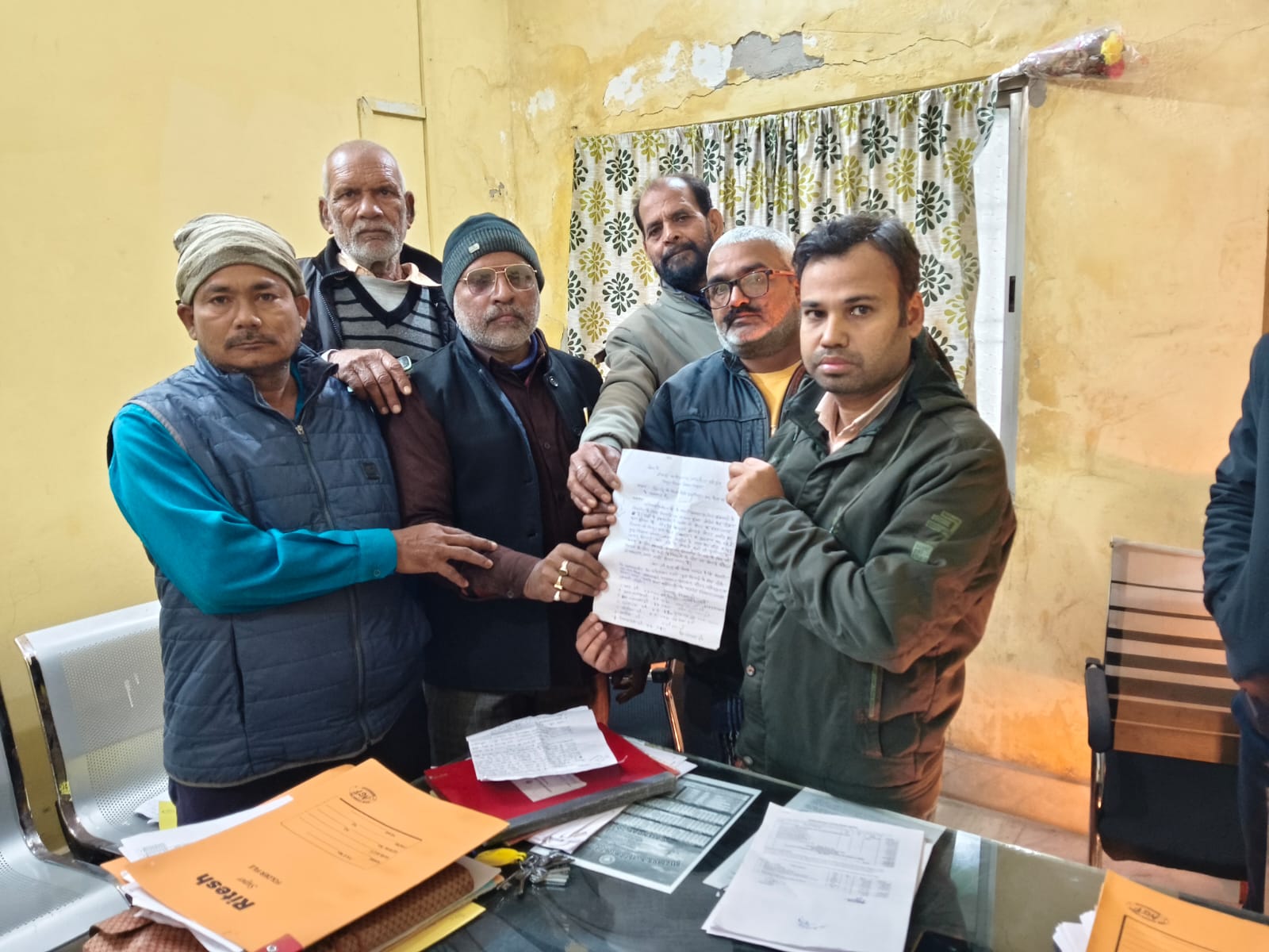 कांडी: किसानों ने सिंचाई के लिए खेत तक बिजली पहुंचाने की उठाई मांग