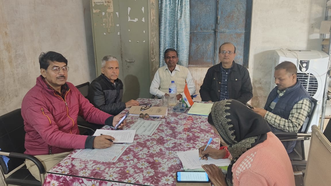 प्रखंड संसाधन केंद्र अधौरा में सीआरपी–बीआरपी की समीक्षा बैठक आयोजित