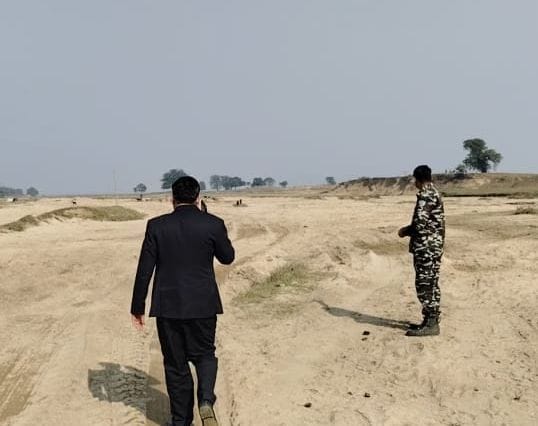 2025: गढ़वा में बालू का खेल जारी, माफिया मालामाल और आम जनता बेहाल