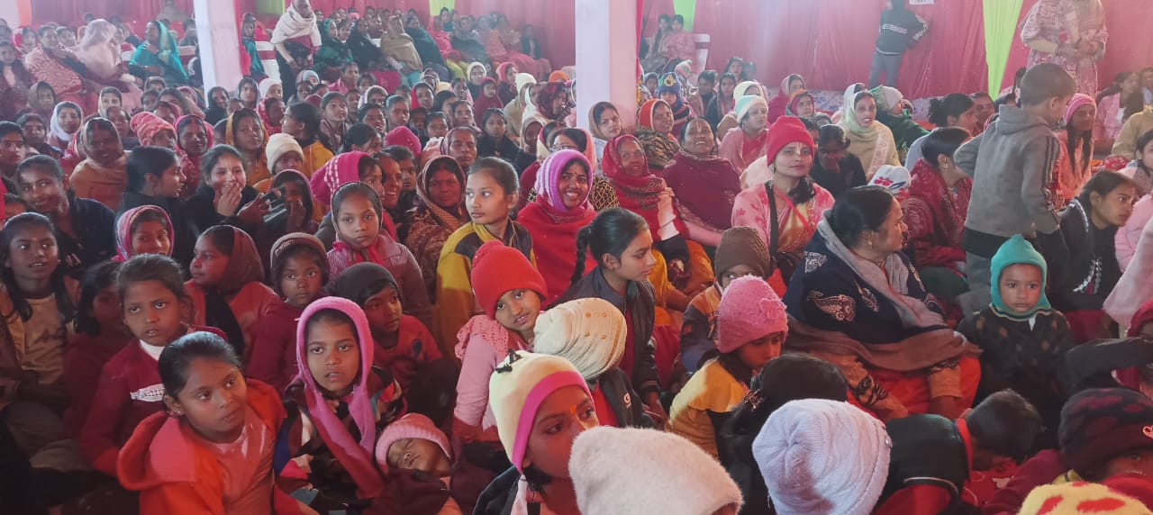 मझिआंव: श्रीमद भागवत कथा दुसरे दिन भी जारी, उमड़ी श्रद्धालुओं की भीड़