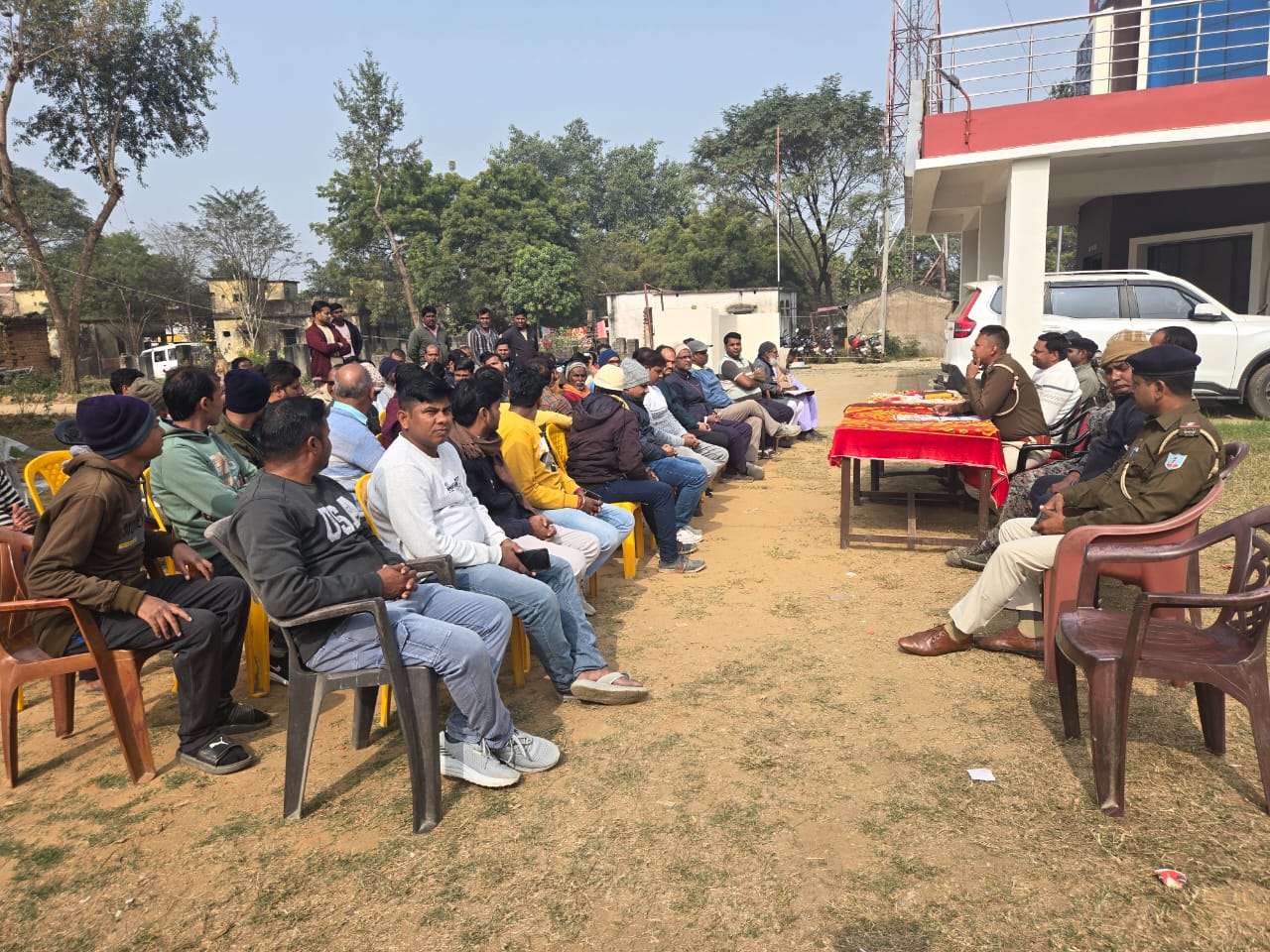 कांडी बाजार में सुरक्षा व्यवस्था मजबूत करने को लेकर थाना प्रांगण में बैठक