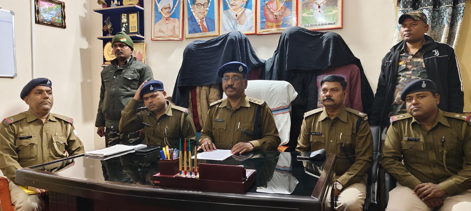 बैटरी व सोलर चोरी का पुलिस ने किया खुलासा, चार आरोपी गिरफ्तार