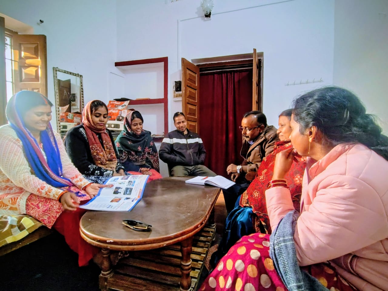 मेराल प्रखंड कार्यालय में तीन नव नियुक्त पदाधिकारियों ने संभाला पदभार