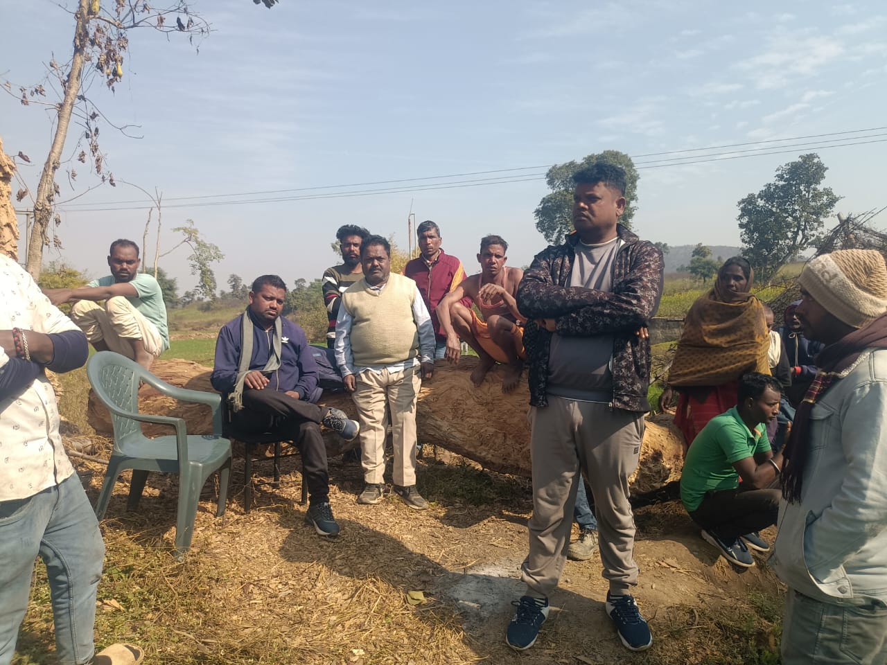 धनकुटी मशीन की चपेट में आकर महिला की मौत, परिजनों का रो-रोकर बुरा हाल