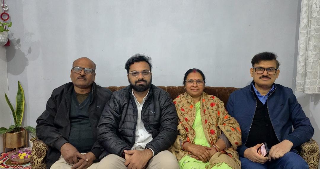 डॉक्टर सुशील पांडे का भगिना आयुष भास्कर अंतरराष्ट्रीय पत्रिका परीक्षा में उत्तीर्ण